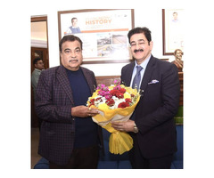 Dr. Sandeep Marwah Meets Union Minister Nitin Gadkari, Briefs Him