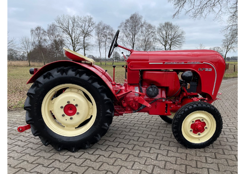 Tractor porche donate