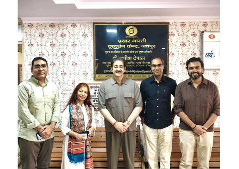 Dr. Sandeep Marwah Visits Doordarshan Kendra Jaipur to Promote Media