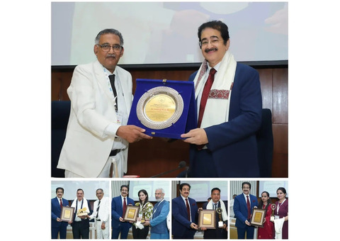 Dr. Sandeep Marwah Honoured by MSME Chamber of Commerce and Industry