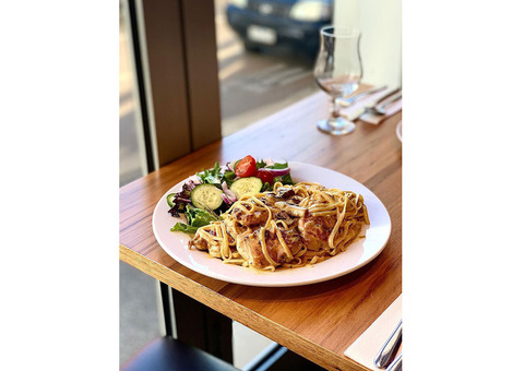 A Warm & Welcoming Dining Experience for the Whole Family
