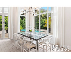 Modern Property Styling That Enhances Parkland Home