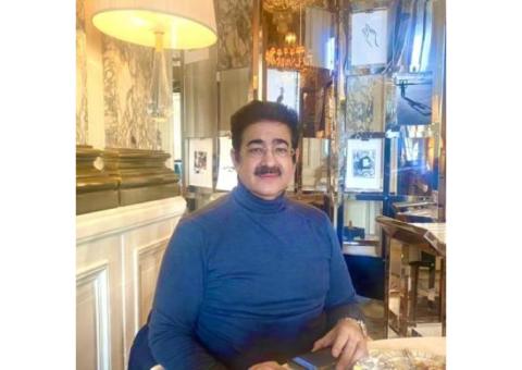 Sandeep Marwah Visited Paris to Observe Tourism After Pandemic